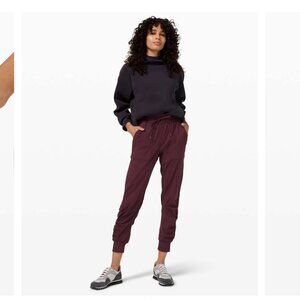 Lululemon Beyond the Studio 7/8 Jogger Cassis 14